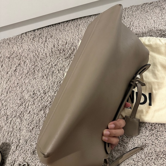 Fendi By The Way bag in taupe. Include dustbag and certificate. - Picture 5 of 8